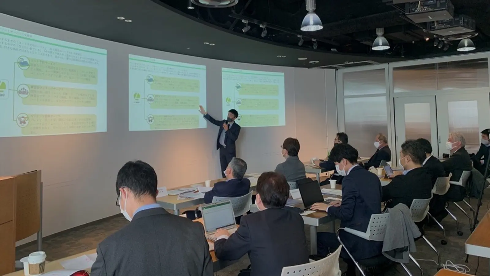 オンライン説明会の風景写真